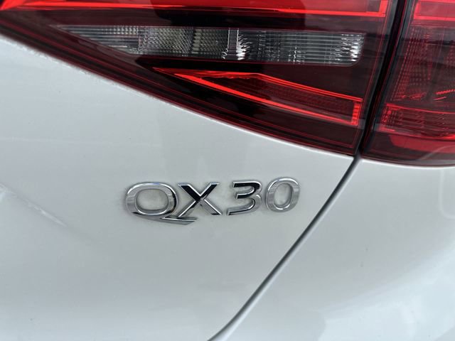 Used 2019 INFINITI QX30 w/ Navigation Package image 14