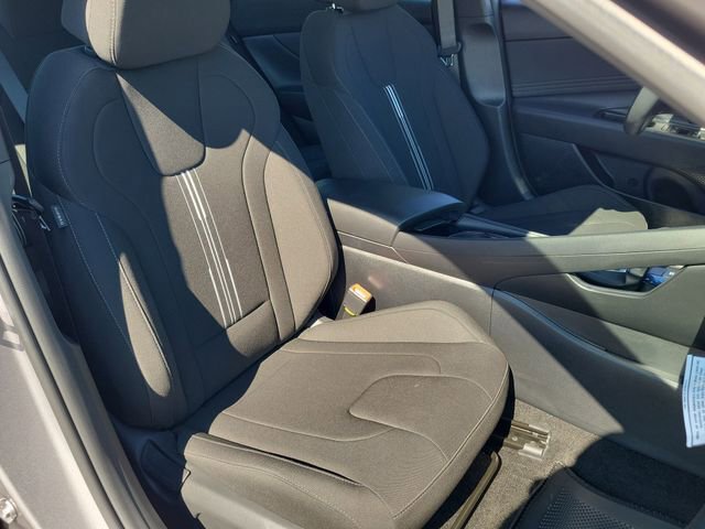 Certified 2026 Hyundai Elantra Sport w/ Cargo Package FWD image 22