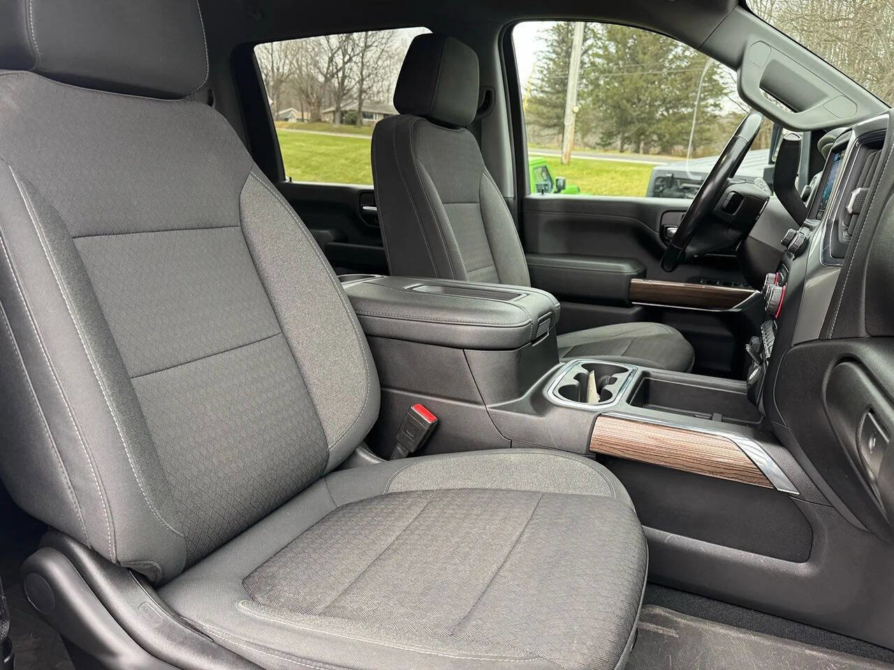 Used 2021 Chevrolet Silverado 2500 LT w/ Convenience Package image 16