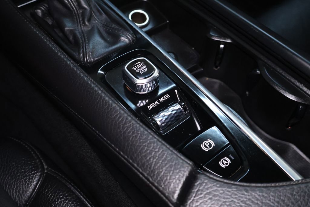 Used 2020 Volvo XC90 T6 Momentum image 38