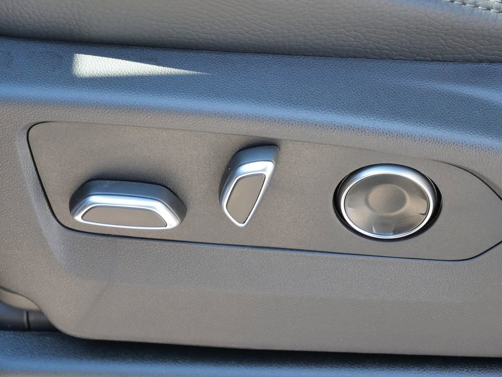 New 2026 GMC Yukon XL Denali w/ Denali Reserve Package image 46