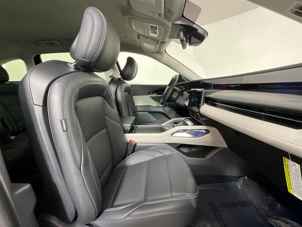 Used 2025 Lincoln Nautilus Premier image 20