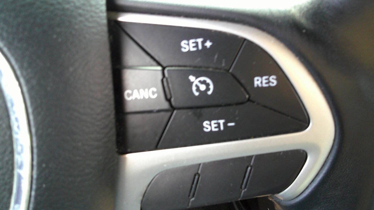 Used 2015 Dodge Challenger SXT Plus RWD image 30