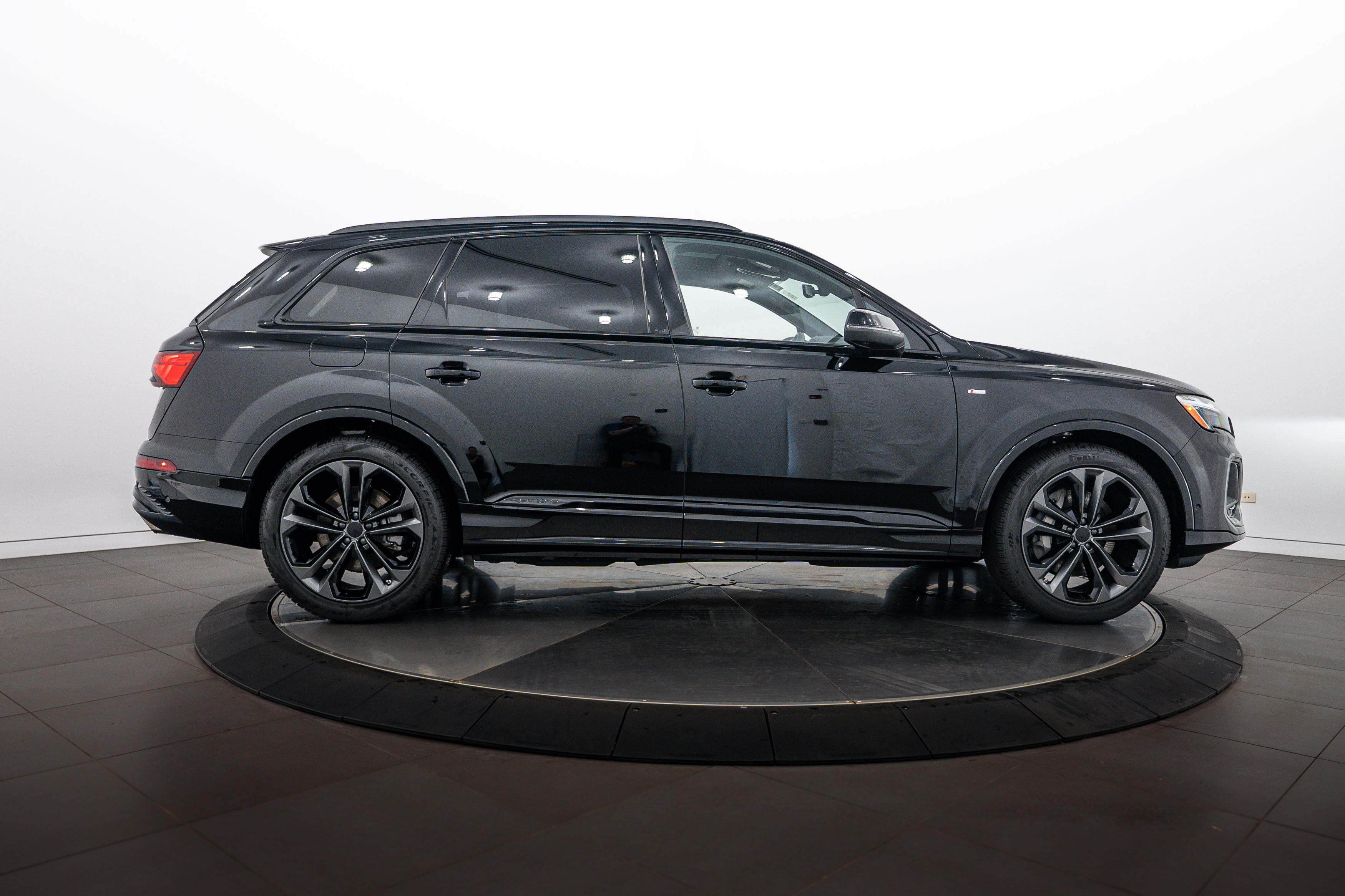 New 2026 Audi Q7 3.0T Prestige AWD/4WD image 3