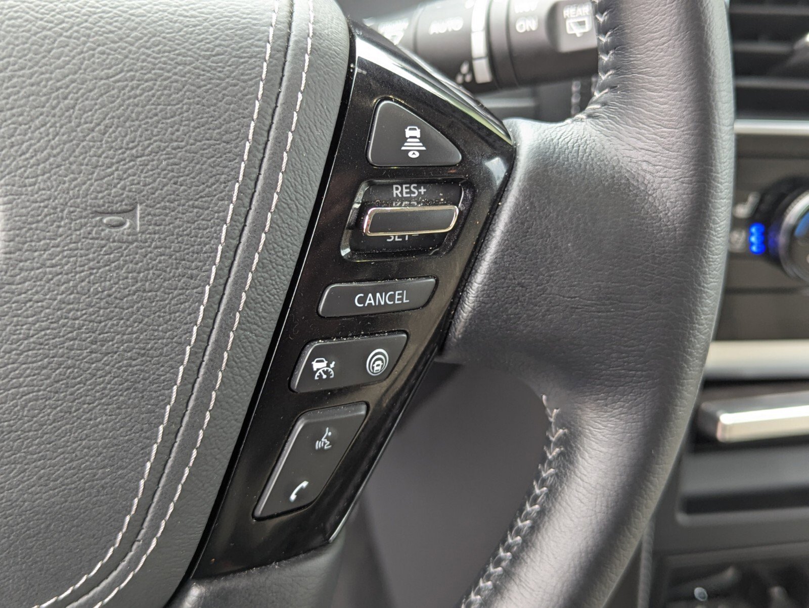 Used 2024 Nissan Armada Platinum w/ Cargo Package AWD/4WD image 38