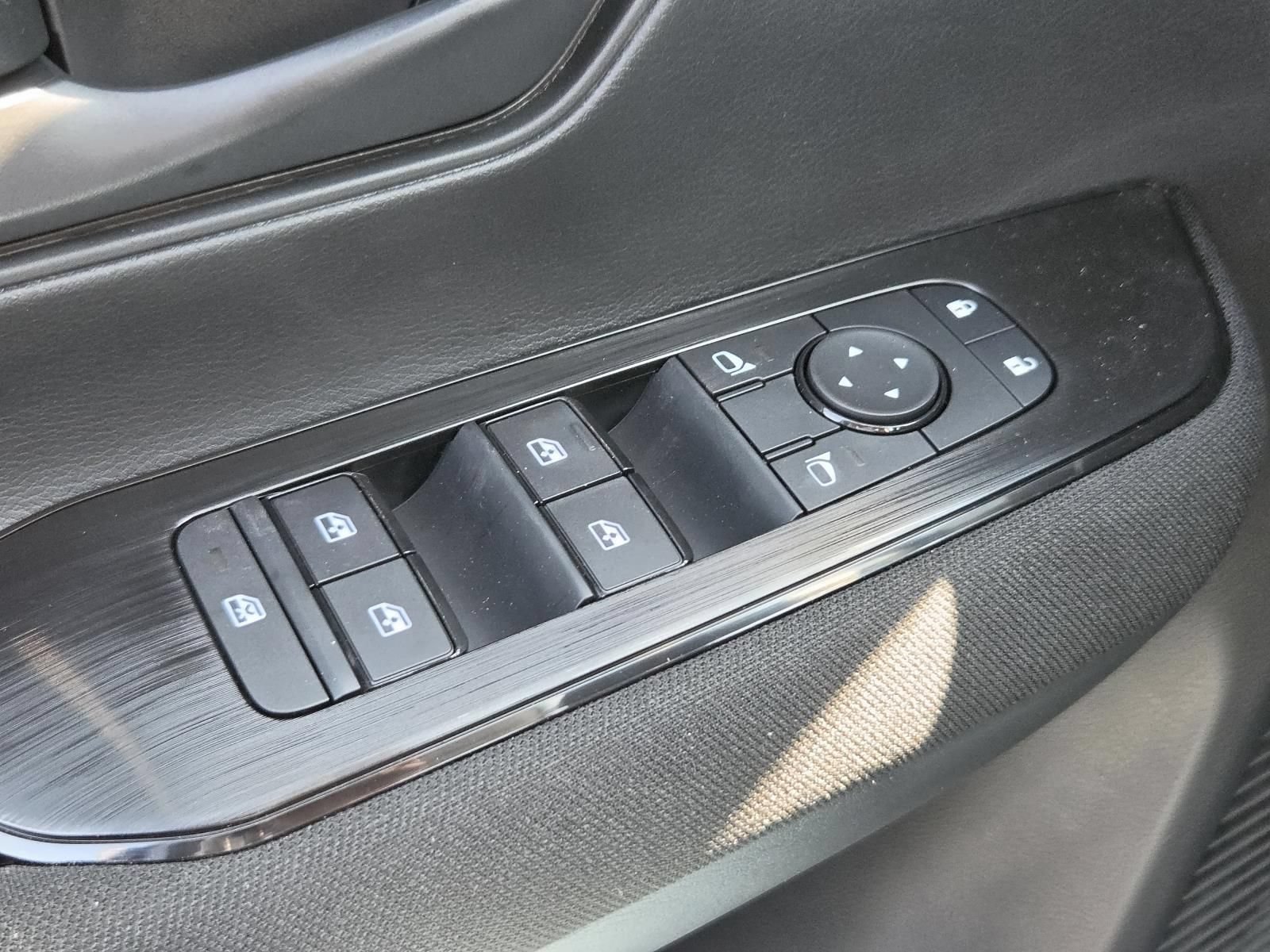 New 2027 Nissan Kicks S FWD image 16