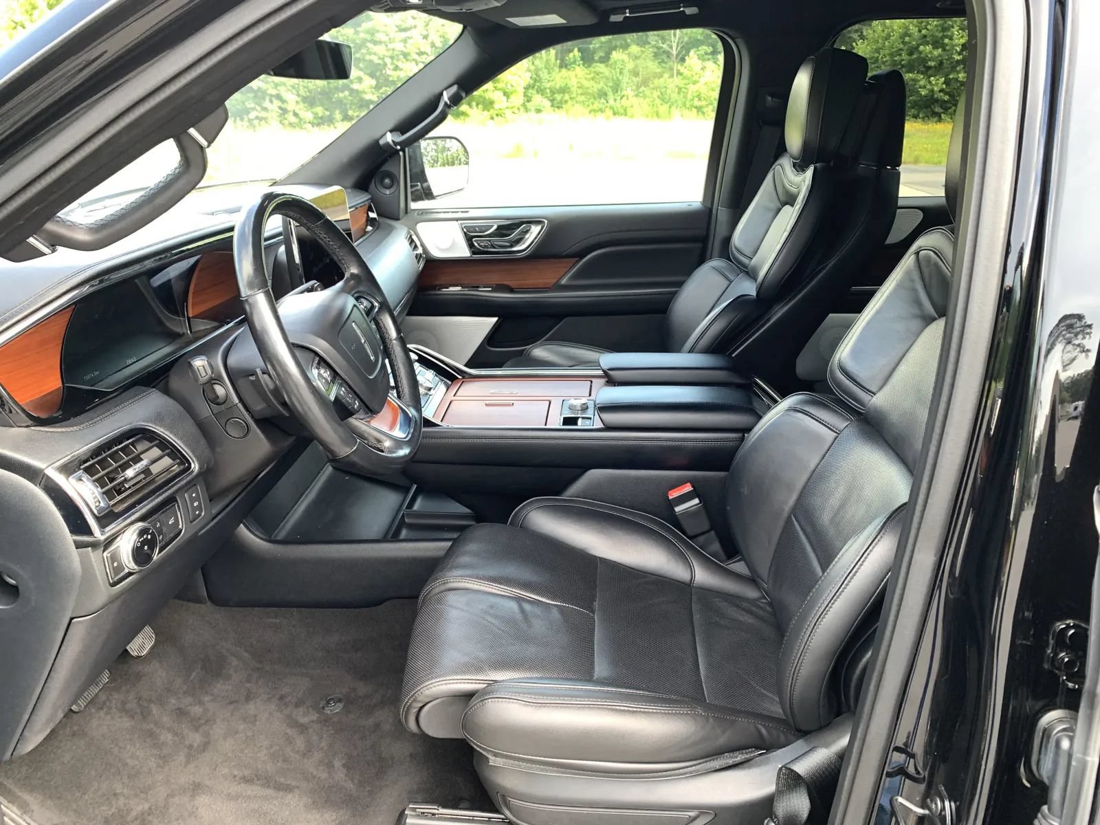 Used 2018 Lincoln Navigator L Reserve w/ Technology Package AWD/4WD image 18