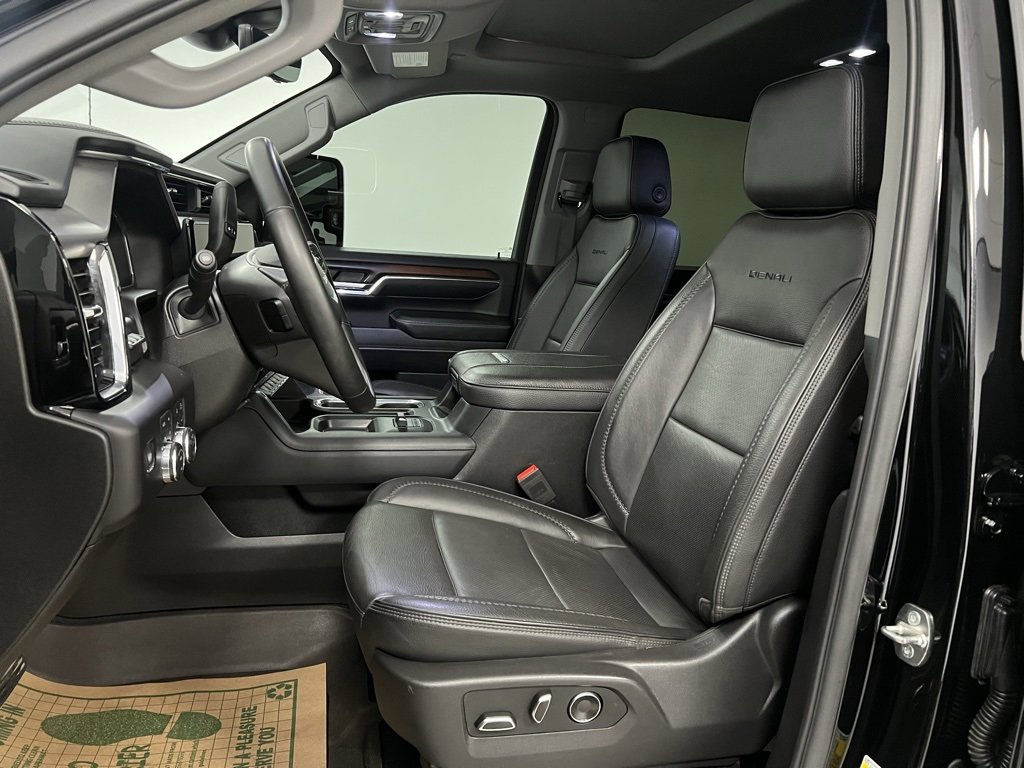 Used 2024 GMC Sierra 3500 Denali w/ Denali Reserve Package image 25