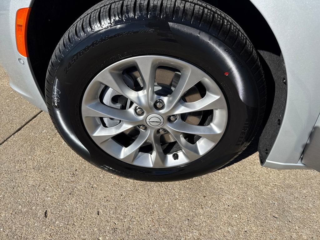 New 2026 Chrysler Pacifica Select image 29