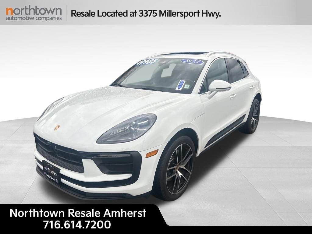 Used 2023 Porsche Macan image 2