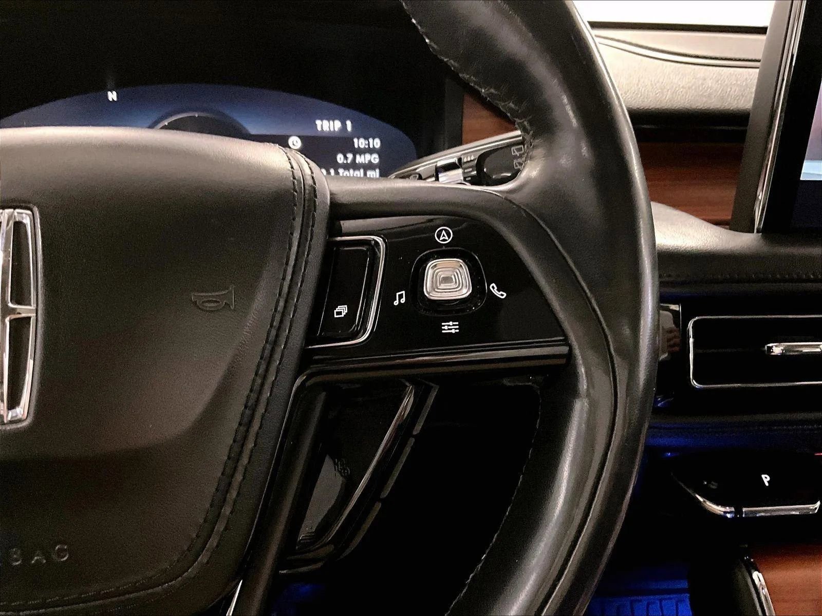 Used 2020 Lincoln Aviator Reserve w/ Equipment Group 202A image 18