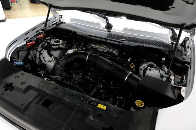 Used 2022 Land Rover Defender 110 X-Dynamic HSE AWD/4WD image 46