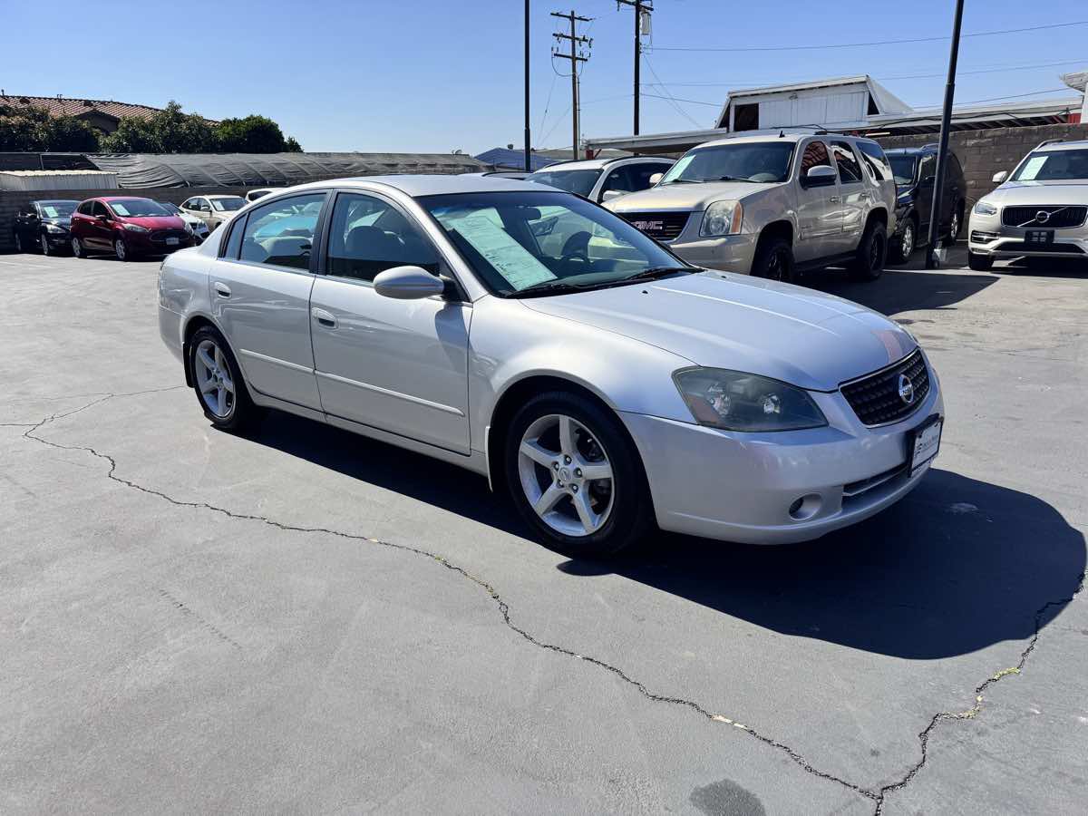 Used 2006 Nissan Altima 3.5 SE FWD image 8