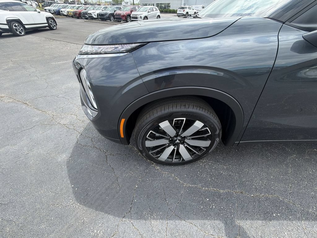 New 2026 Mitsubishi Outlander SE AWD/4WD image 10