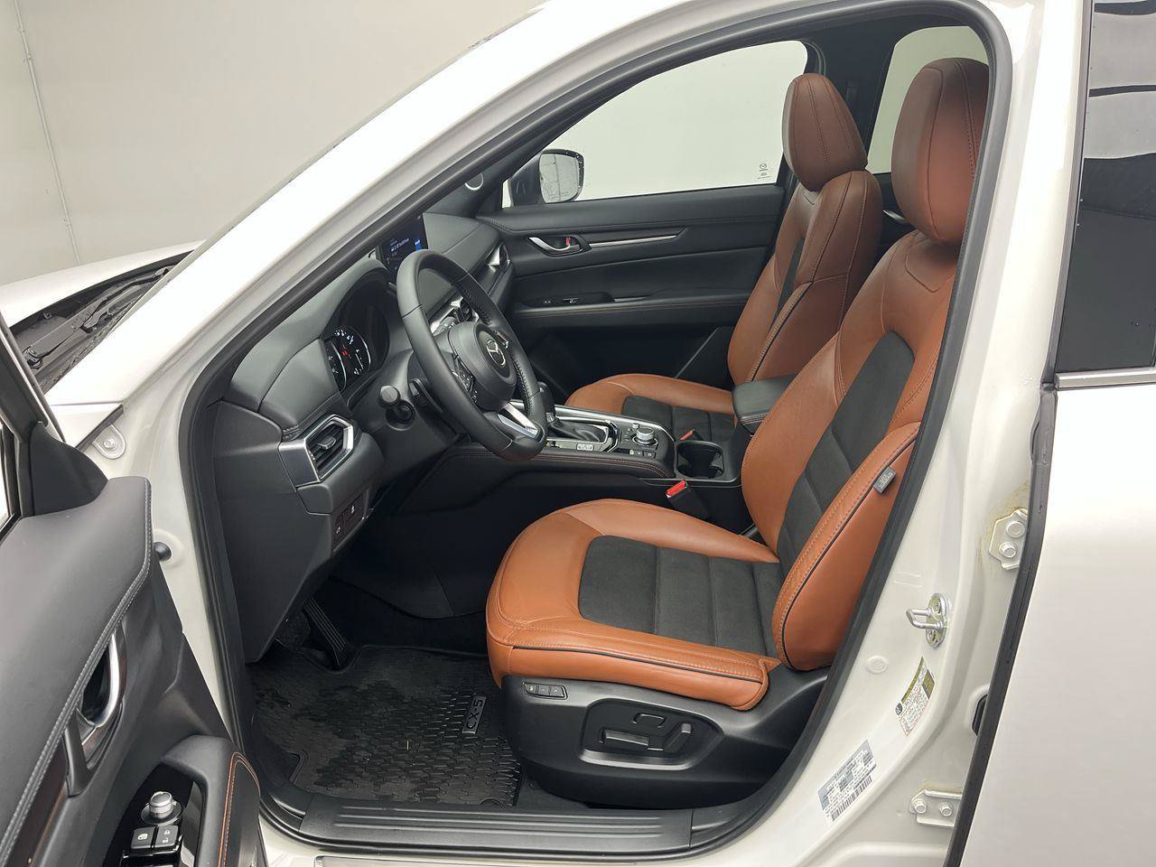 Certified 2024 MAZDA CX-5 Carbon Edition AWD/4WD image 3