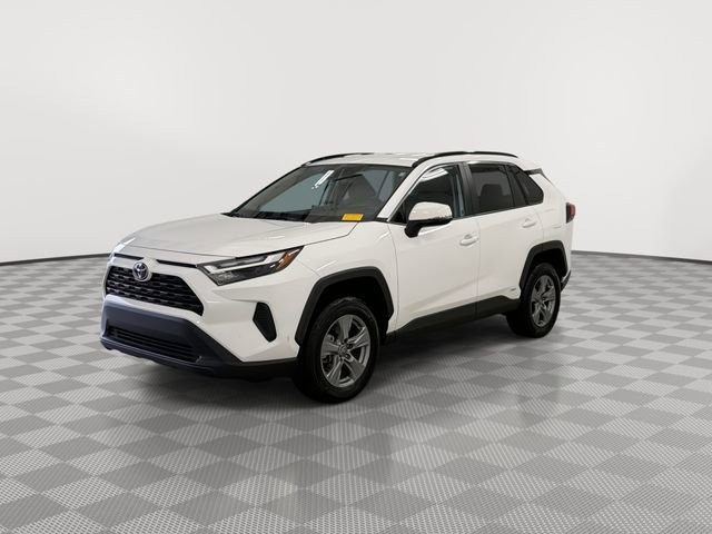 Used 2025 Toyota RAV4 XLE image 4