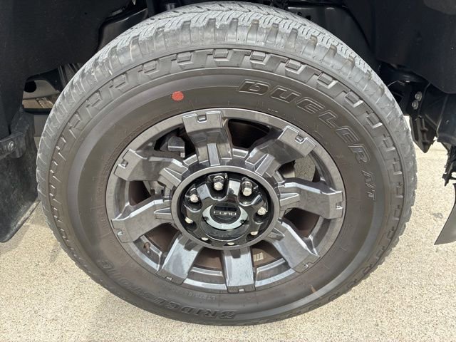 Used 2025 Ford F250 Lariat w/ FX4 Off-Road Package AWD/4WD image 12