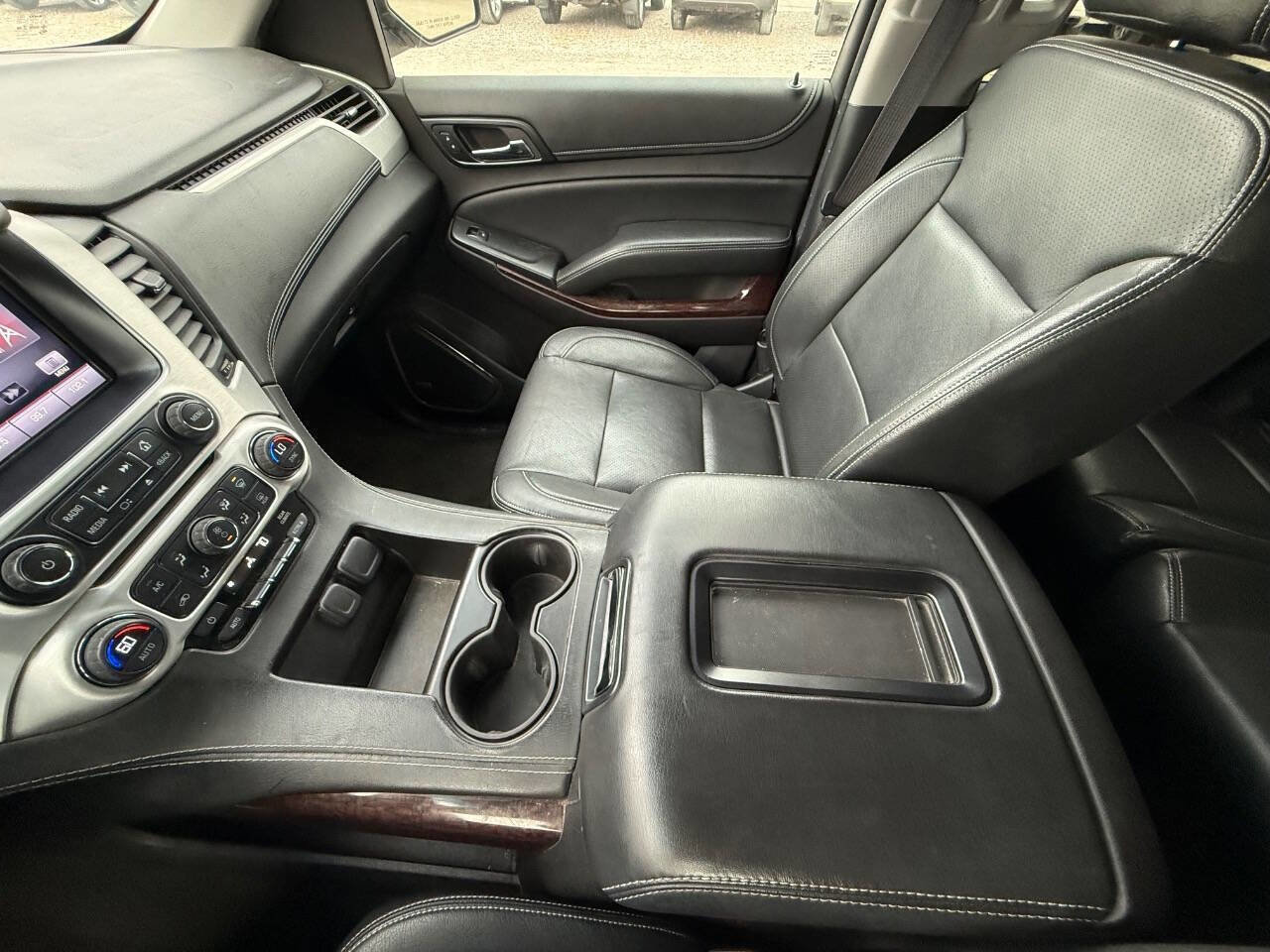 Used 2015 GMC Yukon XL SLE image 30