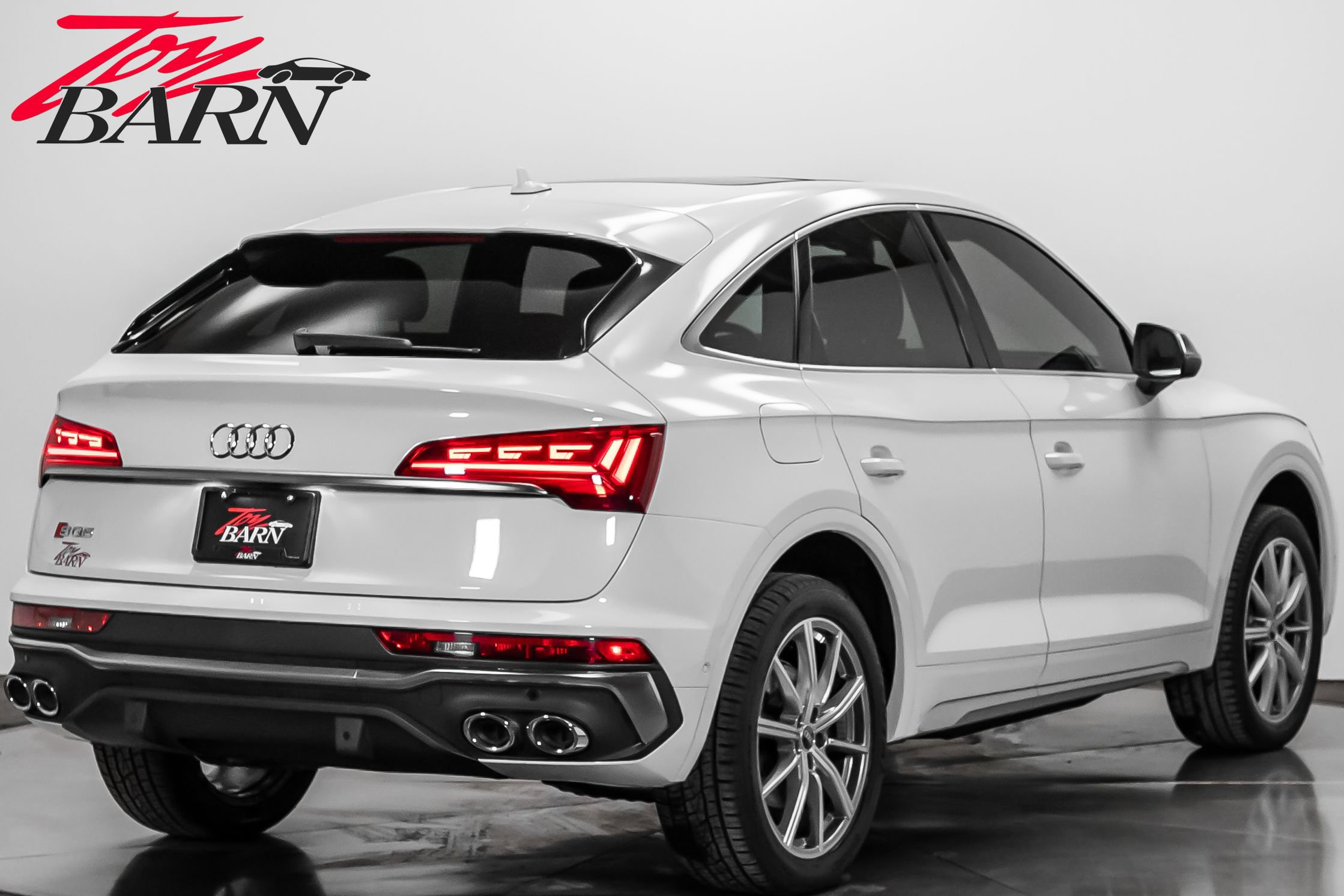 Used 2023 Audi SQ5 Prestige AWD/4WD image 5