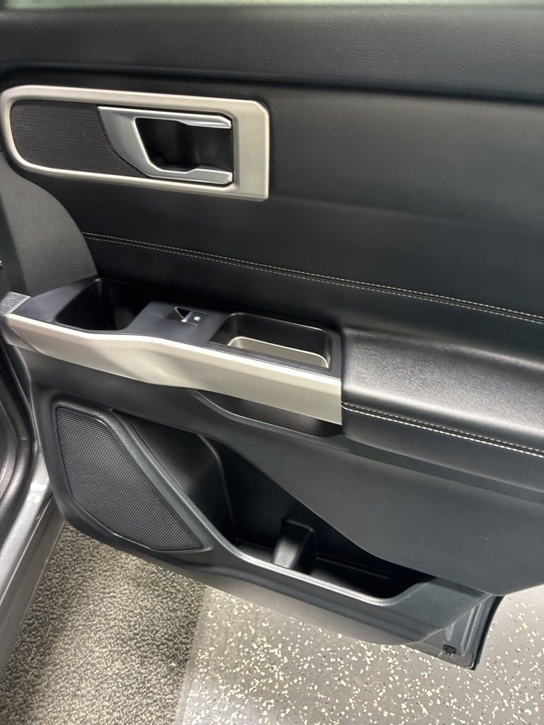 Used 2023 Ford Explorer XLT w/ Equipment Group 202A image 29