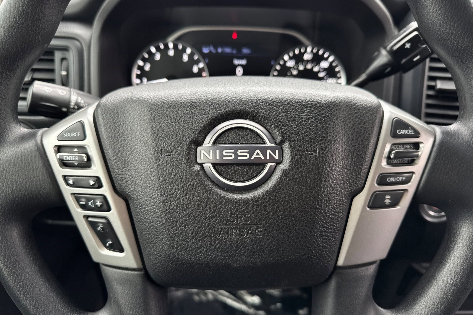 Used 2023 Nissan Titan SV image 21