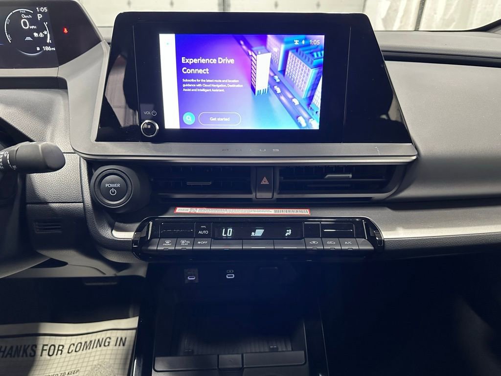 Used 2025 Toyota Prius LE FWD image 25