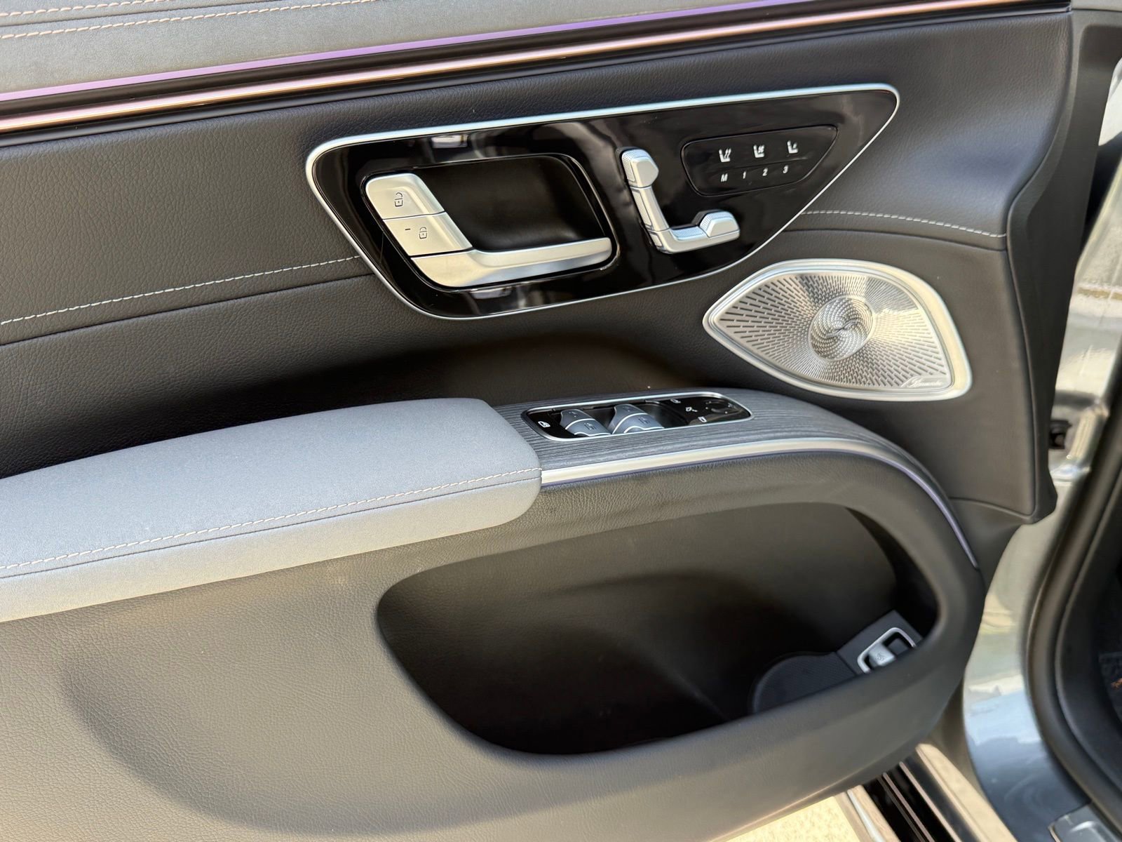 Used 2023 Mercedes-Benz EQS 580 4MATIC SUV image 23