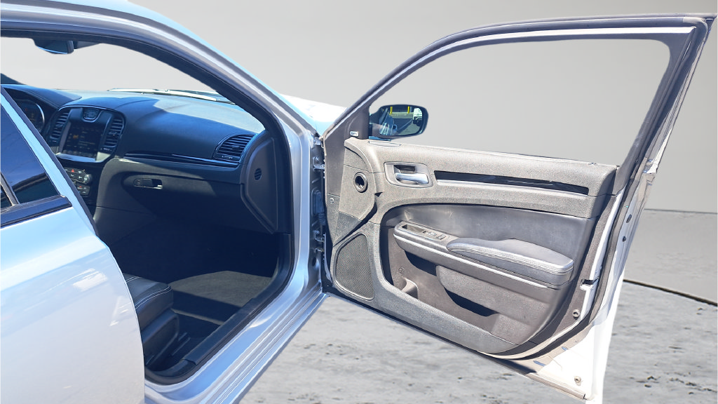 Used 2022 Chrysler 300 S RWD image 15