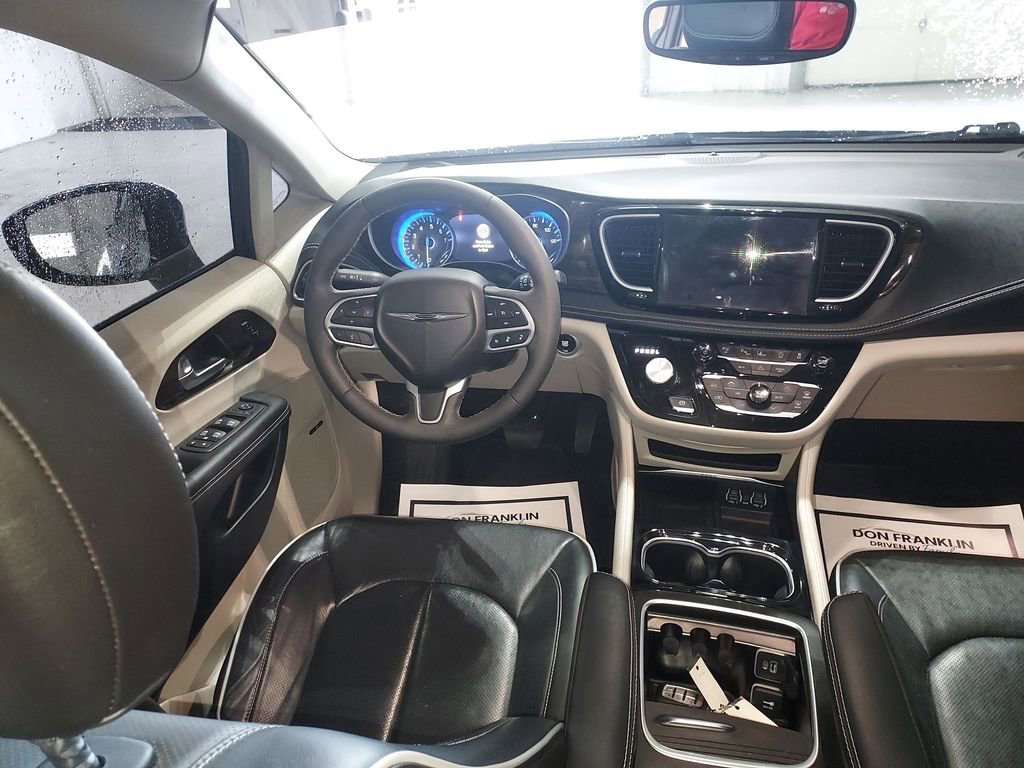 Used 2022 Chrysler Pacifica Limited image 15