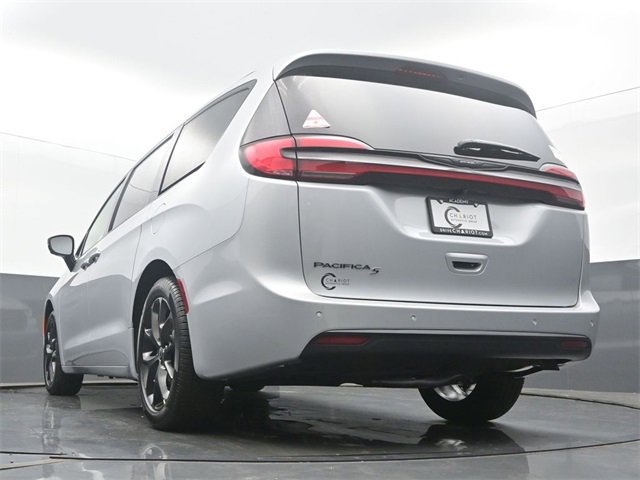 New 2026 Chrysler Pacifica Select image 49