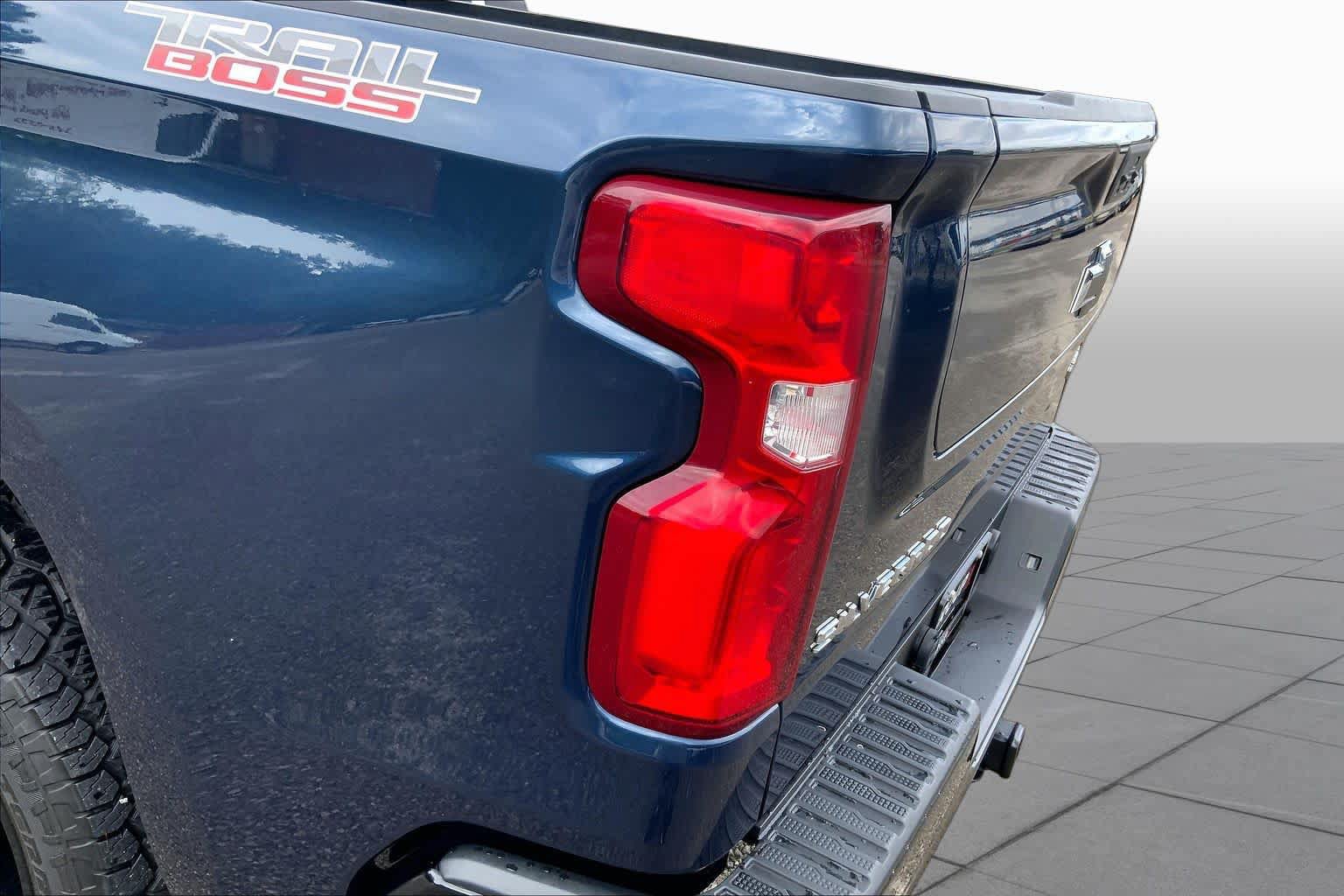 Used 2022 Chevrolet Silverado 1500 Custom Trail Boss AWD/4WD image 29