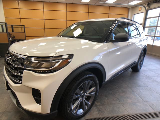 New 2026 Ford Explorer Active w/ Active Comfort Package AWD/4WD image 3