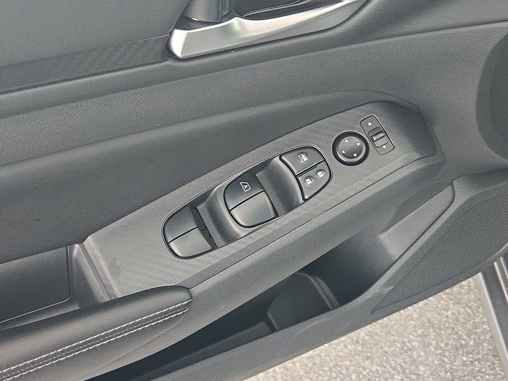 Used 2025 Nissan Altima 2.5 SV image 27