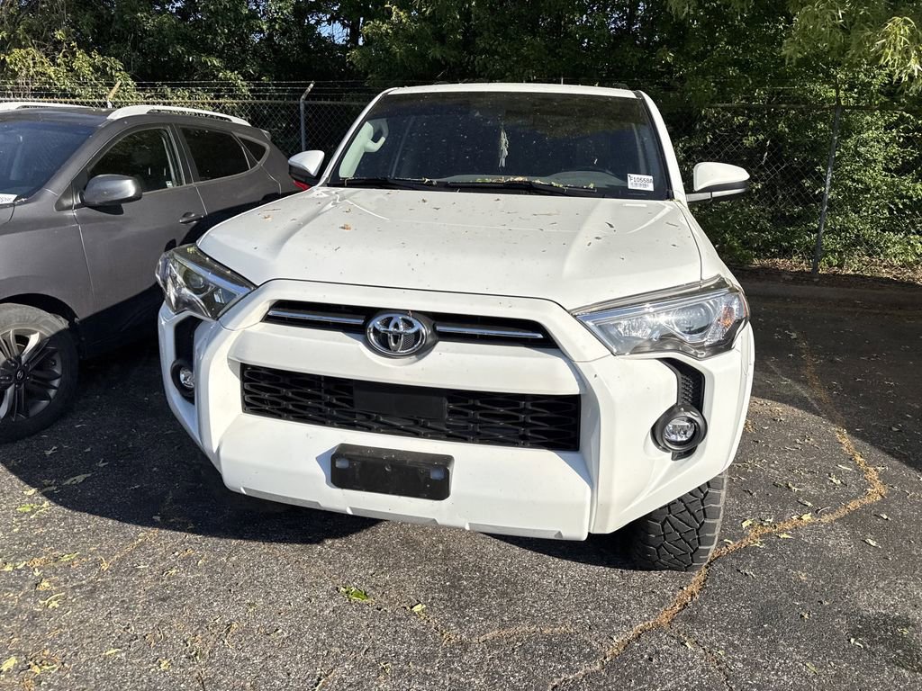 Used 2023 Toyota 4Runner SR5 AWD/4WD image 5