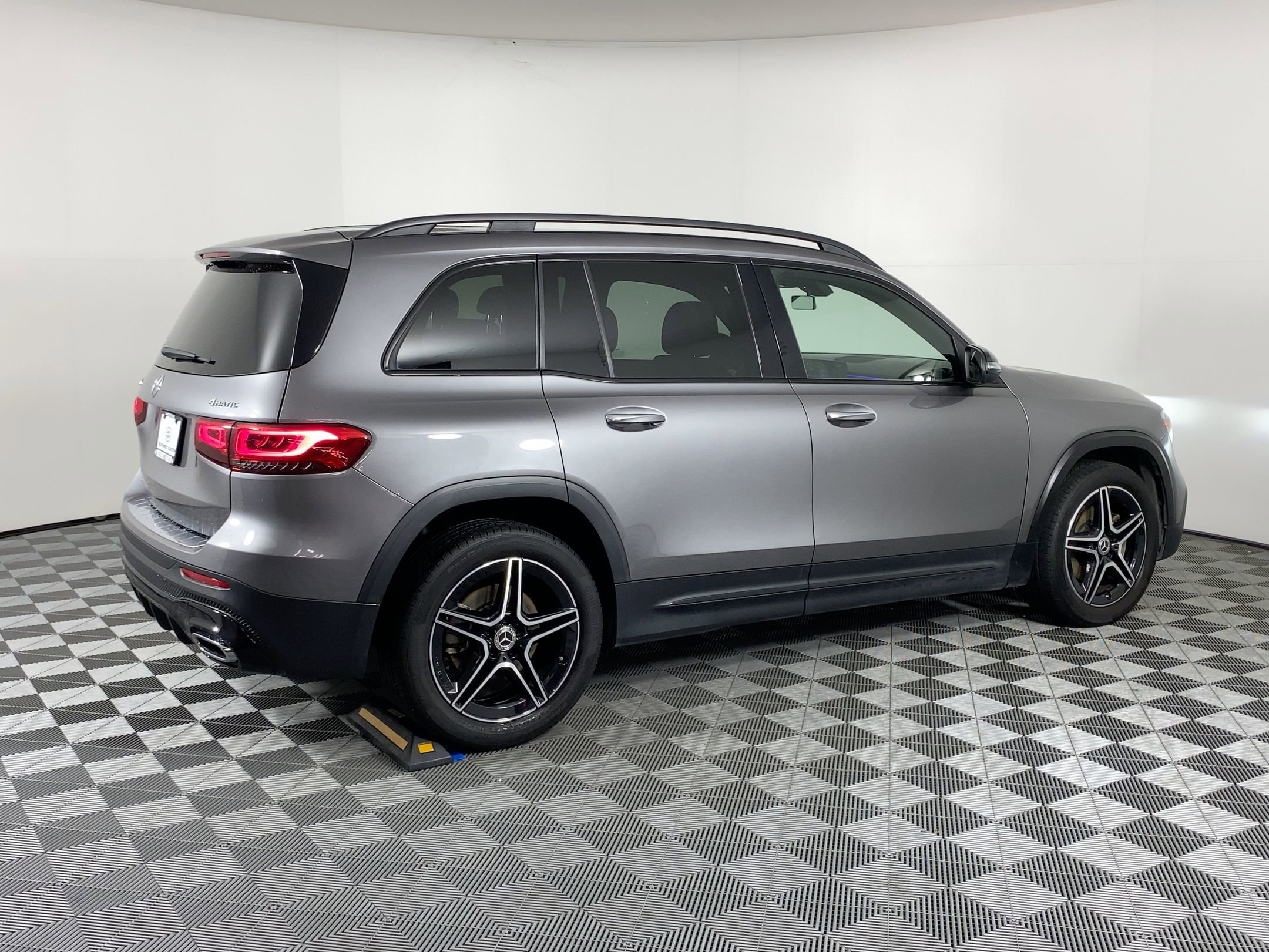 Used 2022 Mercedes-Benz GLB 250 4MATIC image 7