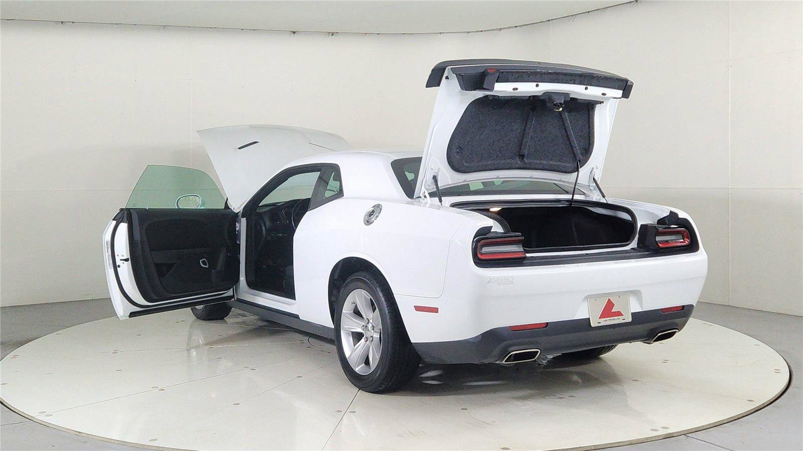 Used 2023 Dodge Challenger SXT image 11