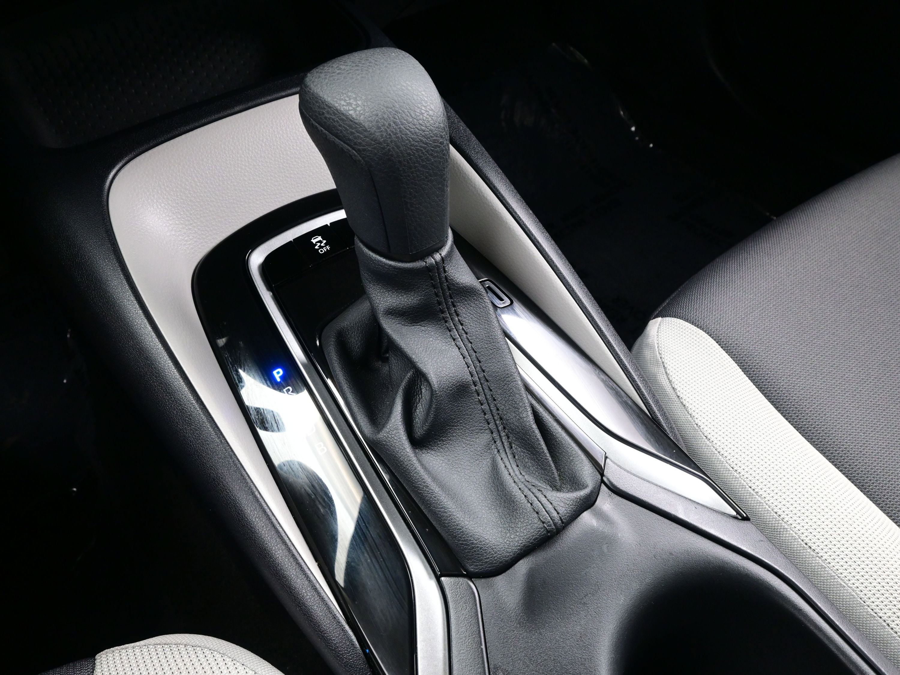 Used 2025 Toyota Corolla LE image 20