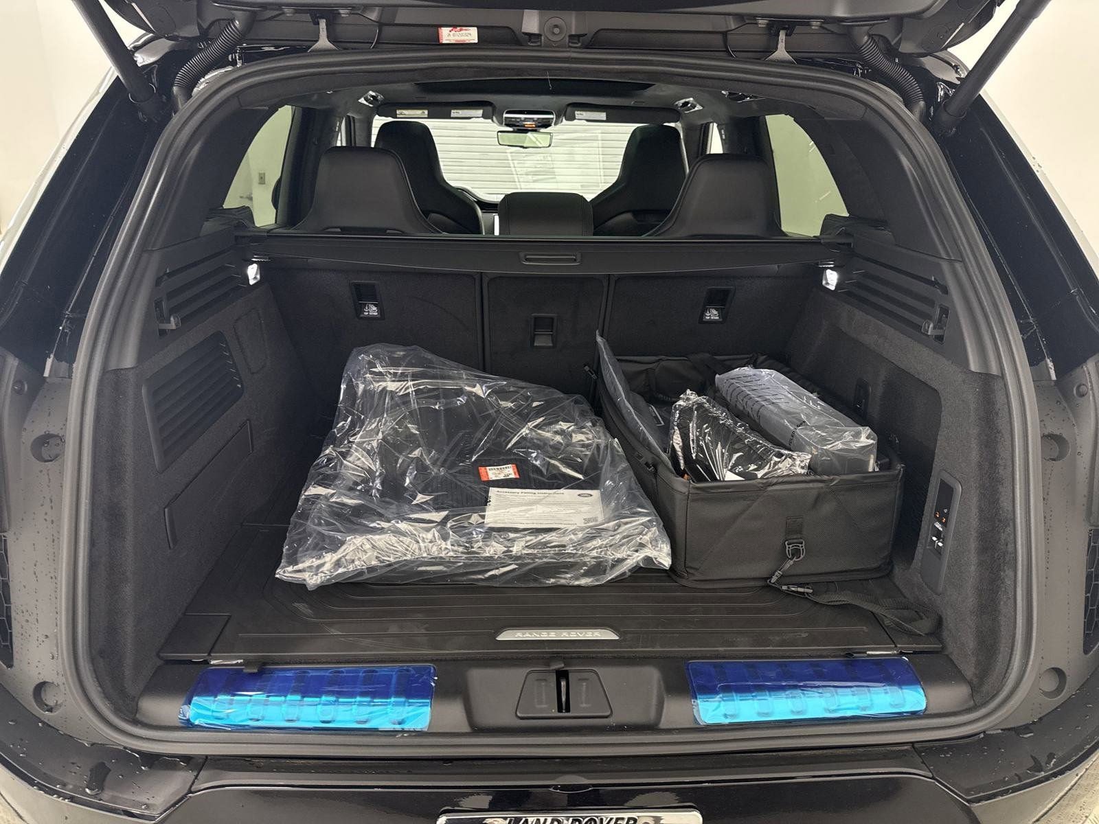 New 2025 Land Rover Range Rover Sport SV Edition Two image 28