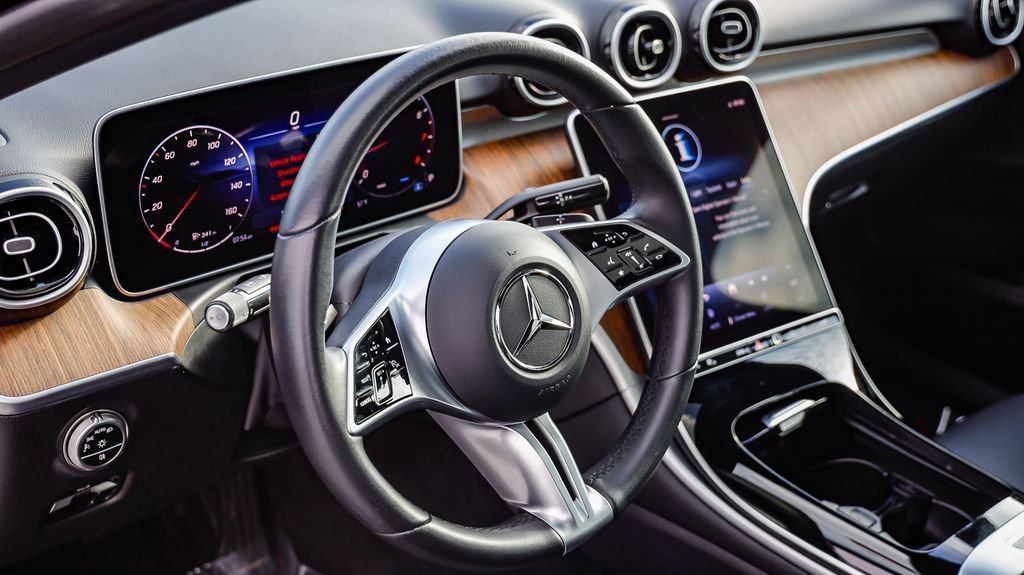 Used 2025 Mercedes-Benz C 300 4MATIC Sedan image 24