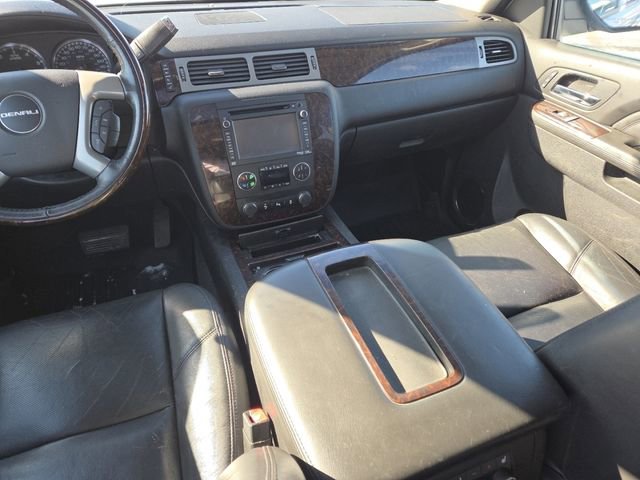 Used 2014 GMC Yukon Denali image 32