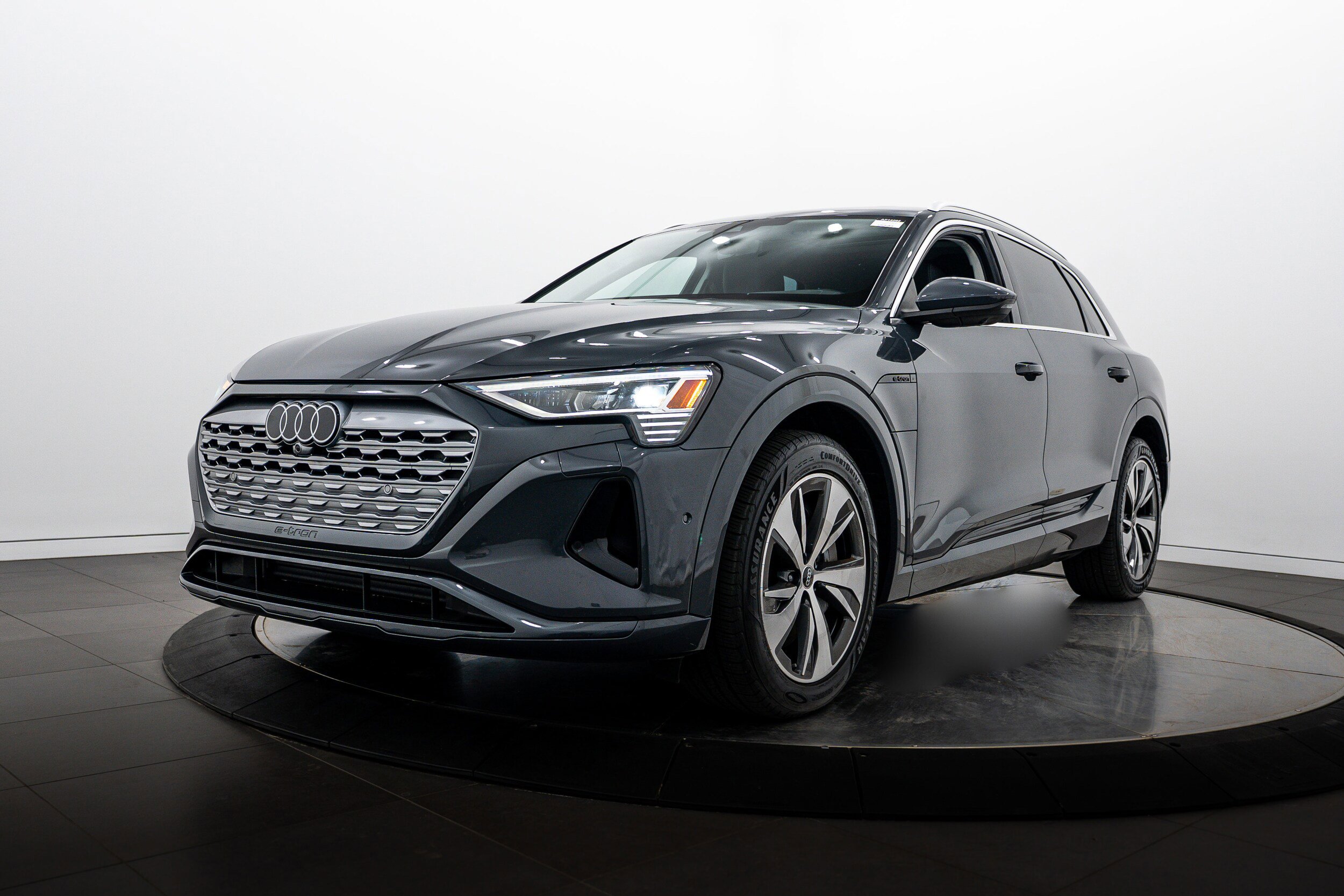 Certified 2024 Audi Q8 e-tron Premium Plus w/ Premium Plus Package AWD/4WD image 7