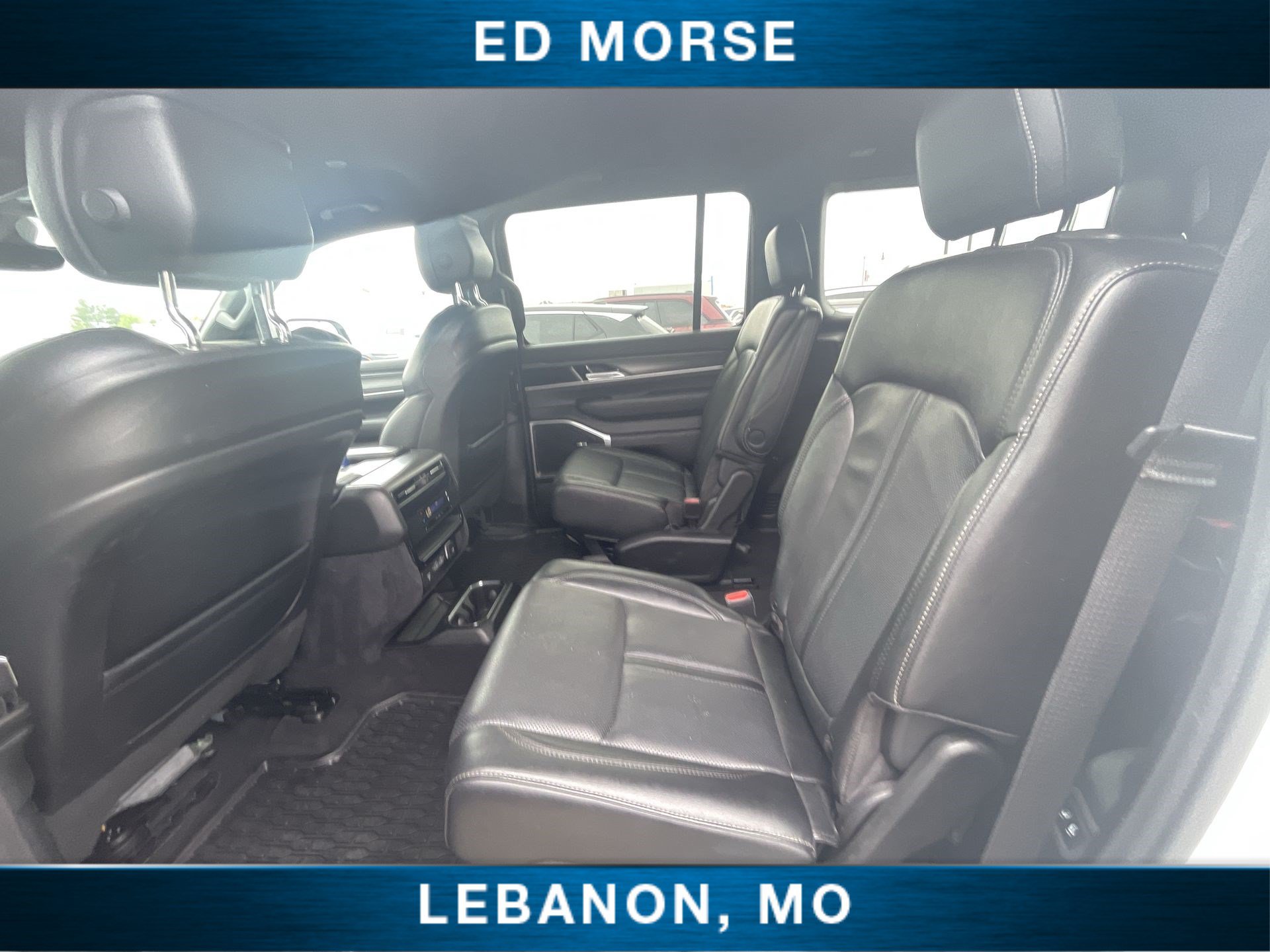 Used 2024 Jeep Wagoneer Series III AWD/4WD image 24