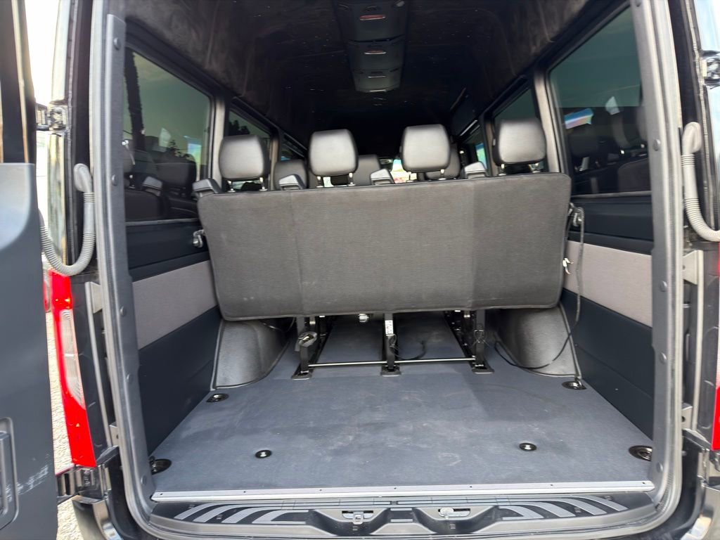 Used 2024 Mercedes-Benz Sprinter 2500 image 9