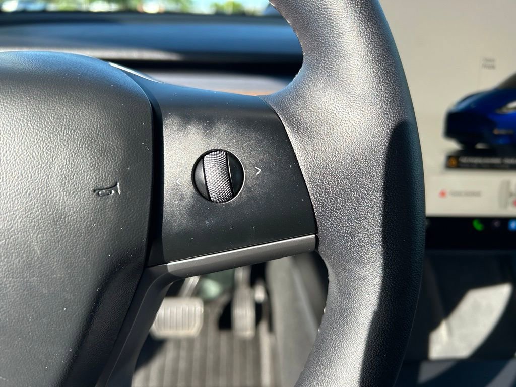 Used 2024 Tesla Model Y Long Range AWD/4WD image 20