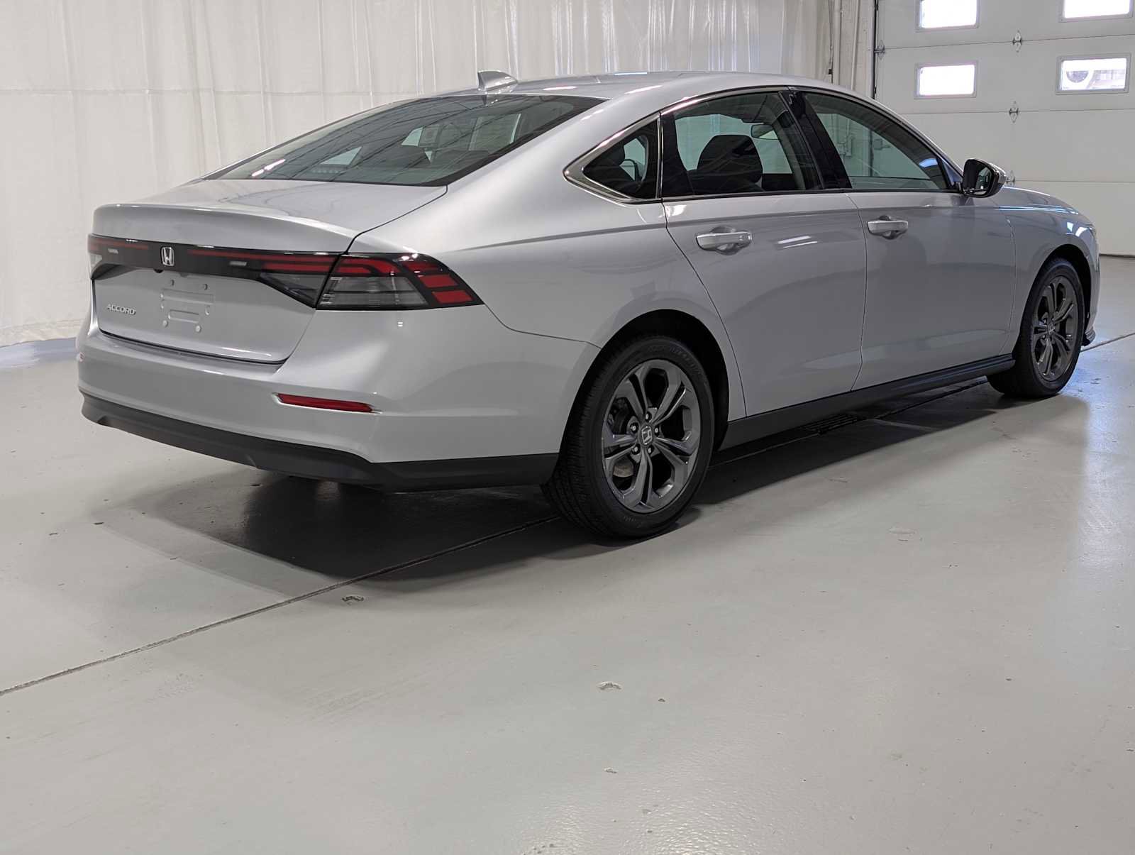 Used 2023 Honda Accord EX image 7