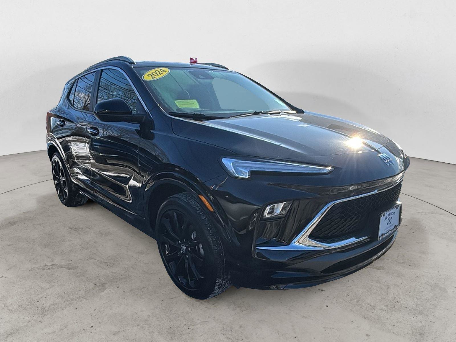 Used 2024 Buick Encore GX Sport Touring w/ Experience Buick Package image 1