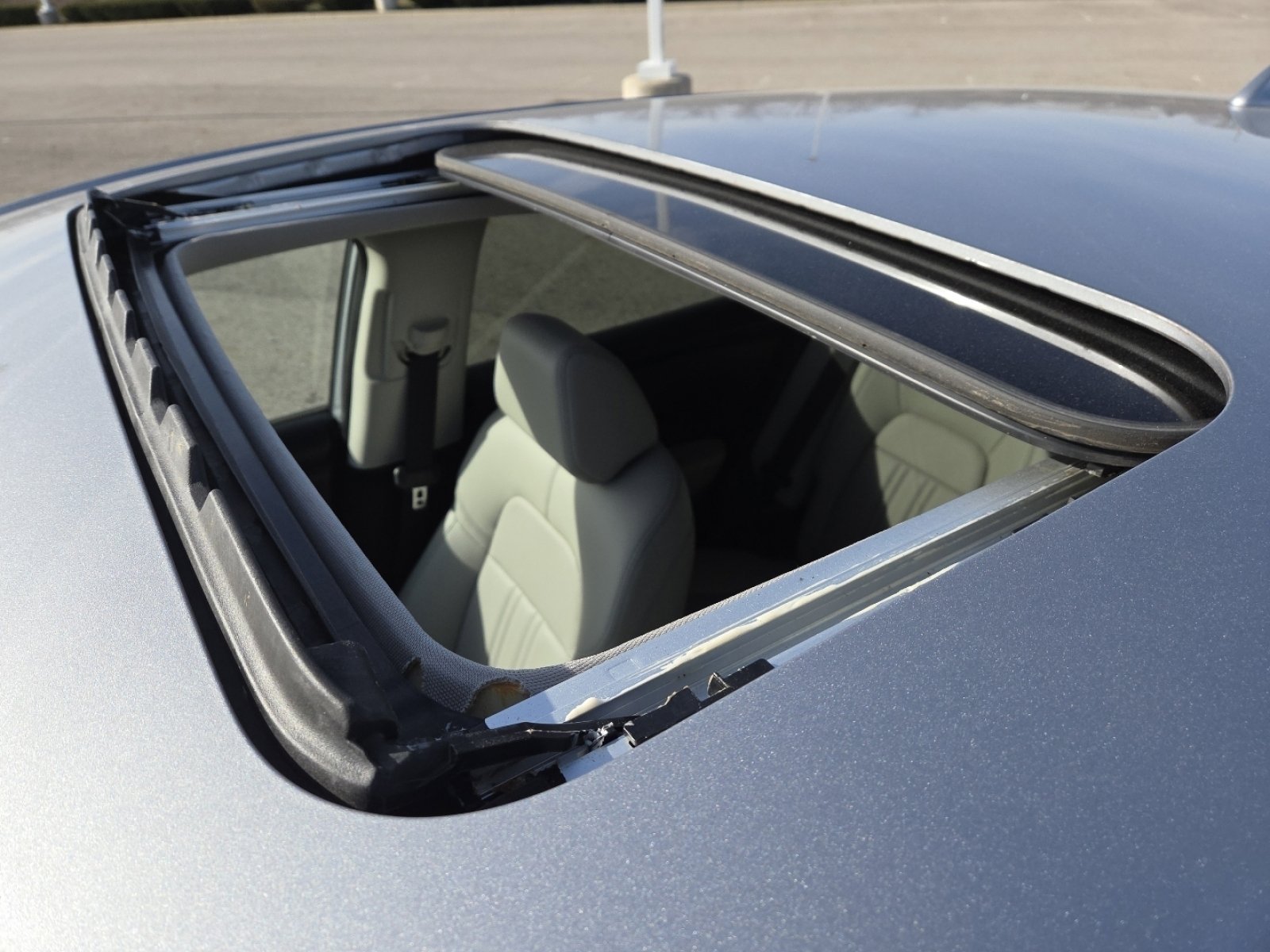 Used 2023 Honda HR-V EX-L image 3