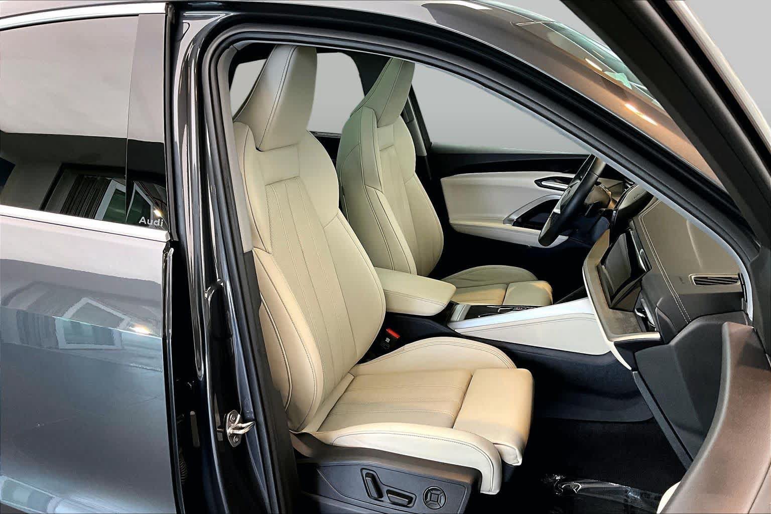 Used 2025 Audi Q5 Premium Plus w/ Premium Plus AWD/4WD image 11