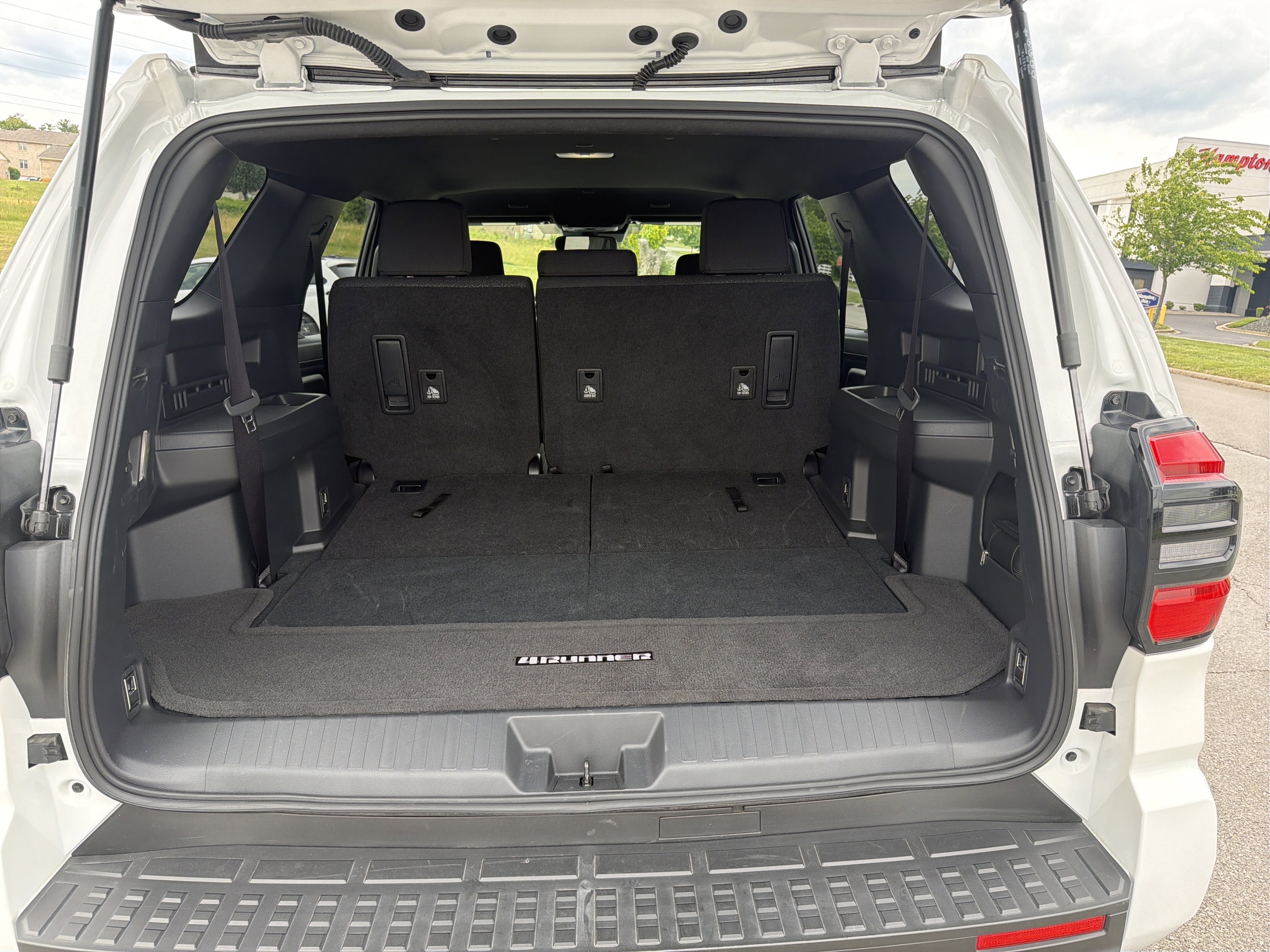 Certified 2025 Toyota 4Runner SR5 AWD/4WD image 32
