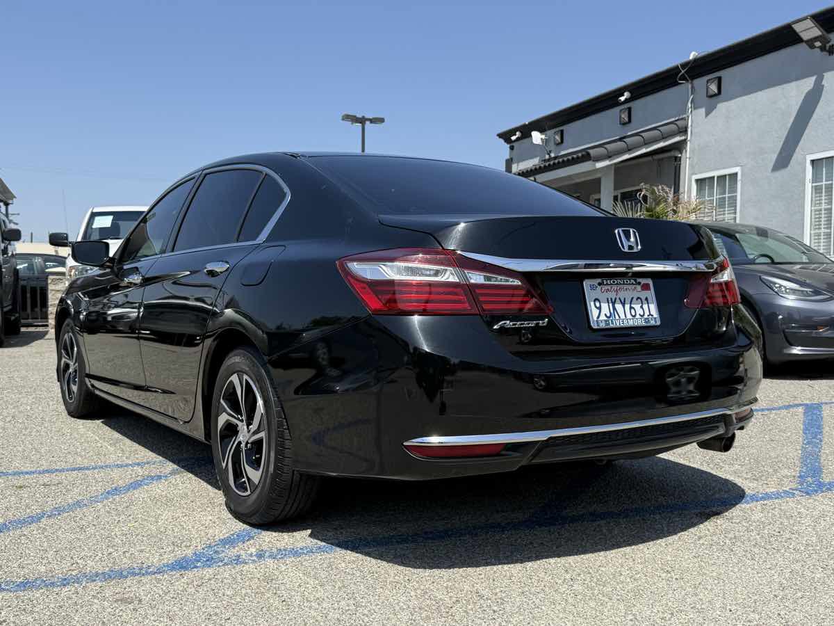 Used 2017 Honda Accord LX image 26